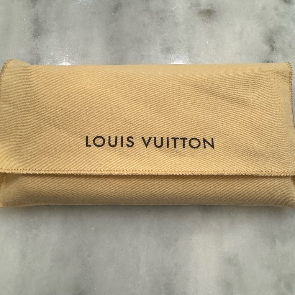 Excellent conditioned LV dust bag. Reposhing because my bag doesn’t fit. - Picture 3 of 5